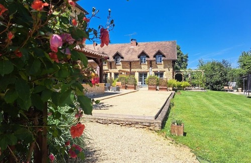 Saint-Aubin-de-Nabirat House | 4 Stone gites, peaceful, large pool & many on-site activities, family-friendly.