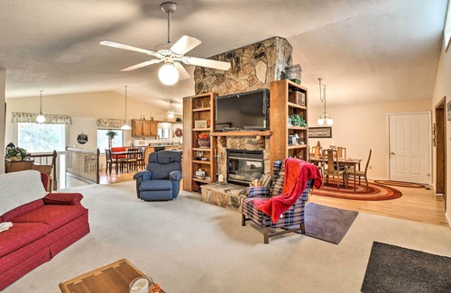 Poplar Bluff House | 40-Acre Poplar Bluff Nature Lovers Paradise!