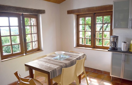 Saint-Martial-de-Mirambeau House | 40 minutes from the beach, house with swimming pool, garden and panoramic view for rent