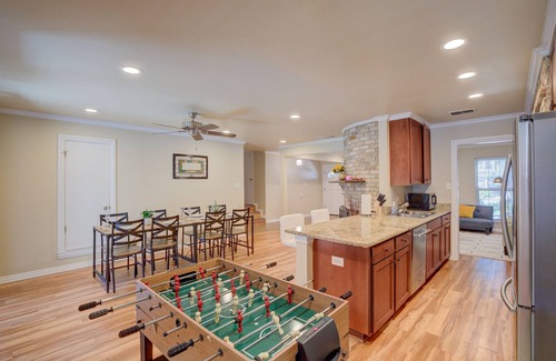 San Antonio House | 40% Monthly Discount Beautiful 4 BRs, Central, Covered Patio, Cozy Desi