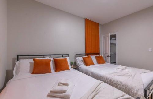 Upper Roseville Apartment | 40 OFF 3Days, 9 min to EWR, 2 Queen Beds, Sleeps 6