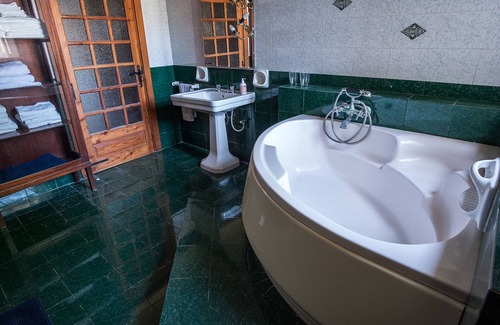 Xewkija Other | 400 hundred year old farmhouse, ideal for families or groups