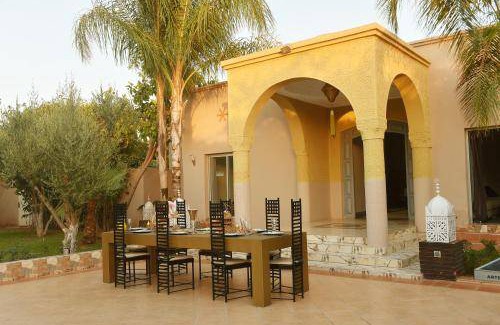 Lahebichate Villa | 400 m² Villa ∙ 4 bedrooms ∙ 8 guests
