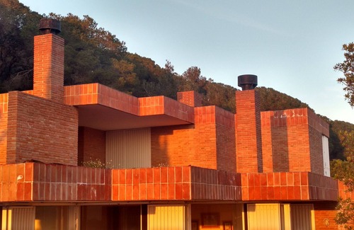 Sant Feliu de Codines House | 400m2 swimming pool. Architect Coderch. 35min BCN