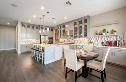 Elk Grove House | 4039sqft 🌸 Per for Weddings & Family Gatherings 19min fr Sacramento nearCasino