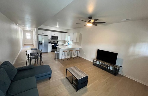 Iowa City House | 408 Entire 3 Bedroom Townhouse