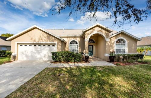 Orange Tree Villa | #412-Newly decorated and furnished 4 bed private pool home near to Disney with Mini putt putt golf hole