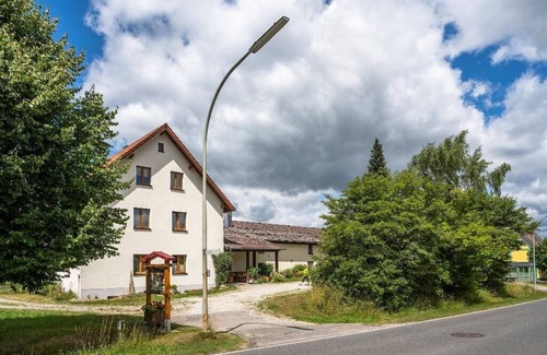 Moosbach Apartment | 41qm große 2-Zimmerwohnung mit Balkon für 2 bis 3 Personen
