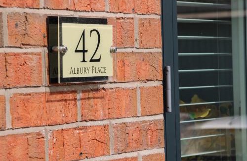 Shrewsbury Apartment | 42 Albury Place