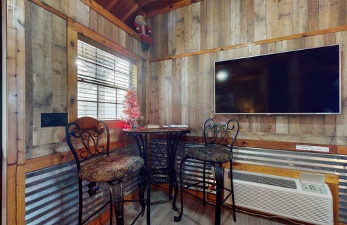 Ledbetter Cabin | 42 m² Cabin ∙ 1 bedroom ∙ 2 guests