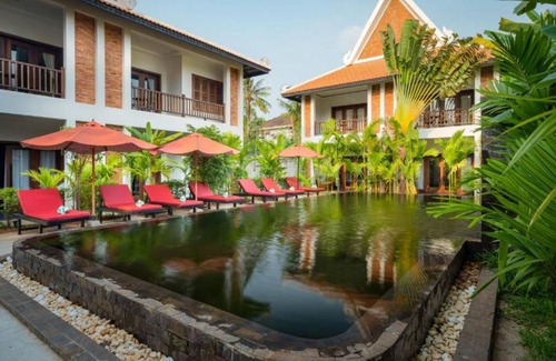 Wat Bo Area Hotel | 42 m² Hotel ∙ 4 guests