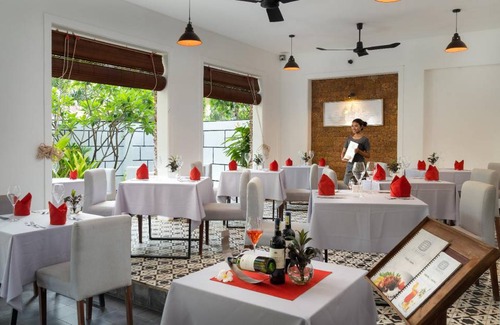 Wat Bo Area Hotel | 42 m² Hotel ∙ 4 guests