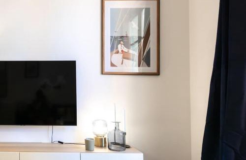 Lazaret Apartment | #44 1 BDR Flat Cap AC balcony 5mins walk to beach