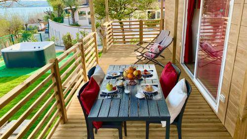 Padenghe sul Garda Resort | 44 m² Resort ∙ 3 bedrooms ∙ 6 guests