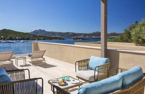 Baja Sardinia Resort | 44 m² Resort ∙ 2 bedrooms ∙ 10 guests