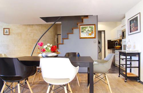 Bordeaux Golden Triangle Apartment | 444 Tourny - Localisation exceptionnelle 2 chambres avec ascenseur et Parking