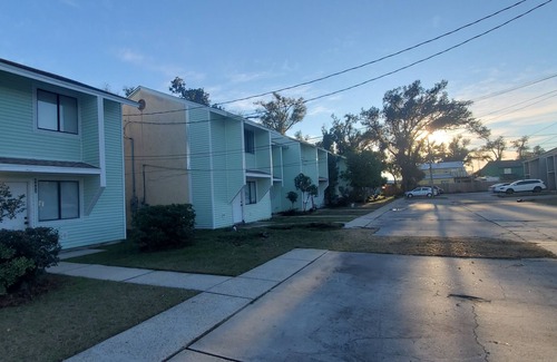 Parker House | 4492 Extended Stay & Vacation Rental near Tyndall AFB