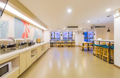 Xincheng Hotel | 45 m² Hotel ∙ 3 guests
