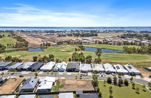 Yarrawonga House | 45 On Fairway