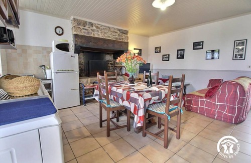 Hennebont House | 46 m² Gîte ∙ 1 bedroom ∙ 3 guests