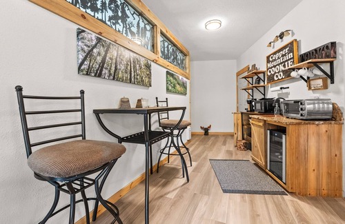 Twin Lakes Cabin | 4BD Log Home in Twin Lakes, Amazing Views, Pets OK