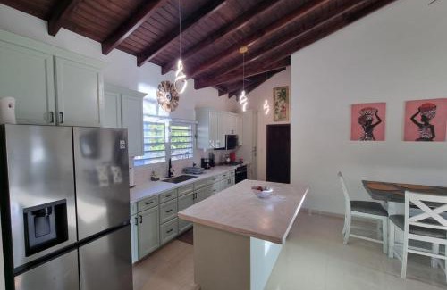 Philipsburg Apartment | 4Bed Condo - Sleeps 8 - Pool Bbq Views Parking