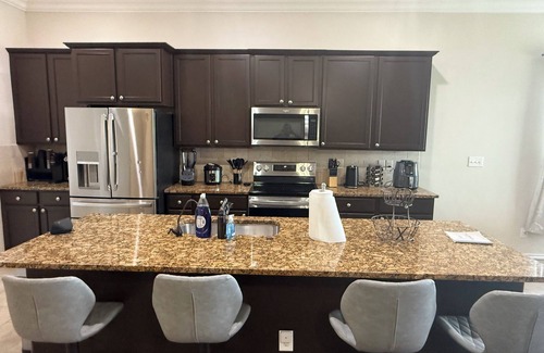 Lubbock House | 4BR 2B Retreat w Garage, Huge Fence Yard & Pet-Friendly – Near TTU & Hospitals