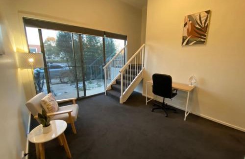 Franklin House | 4BR 3BA Modern Townhouse at the Heart of Franklin - Hosted by Canstay