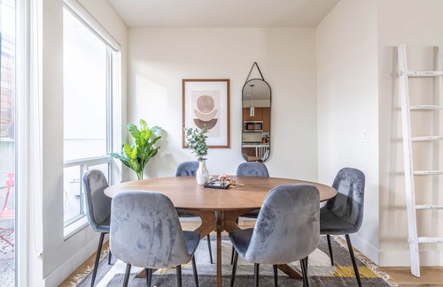 Eastlake House | 4BR | BBQ, Views, Rooftop | Eastlake | Sophari