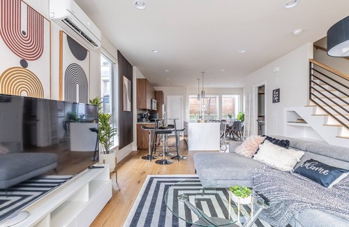 Eastlake House | 4BR | BBQ, Views, Rooftop | Eastlake | Sophari