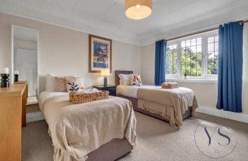 Marston Green Apartment | 4BR Cottage, Parking, NEC, Birmingham Airport