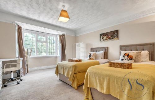 Marston Green Apartment | 4BR Cottage, Parking, NEC, Birmingham Airport