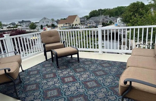 Beach Haven West Cottage | 4br. cozy cottage with Kayaks on the lagoon.