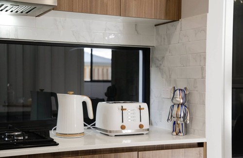 Rochedale House | đ4BR Designer Home | 5â
Luxury, FamilySafe | CBD+Airport Proximit