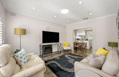 Fullarton House | 4BR Home in Fullarton