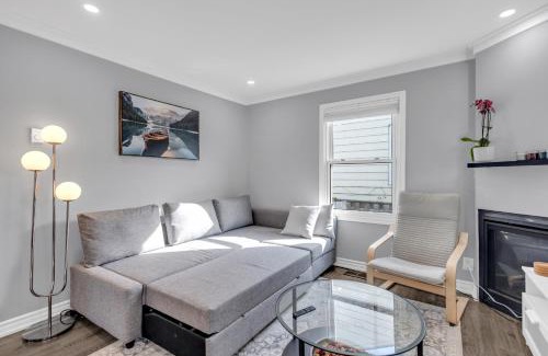 Northeast Mississauga House | 4BR Home with 2 bath Near YYZ Airport 7 minutes