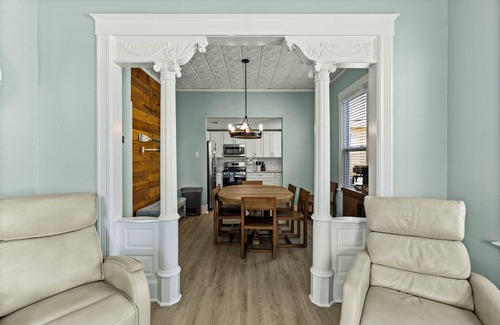 Galveston House | 4BR Island Getaway–Walk to Seawall & Pleasure Pier
