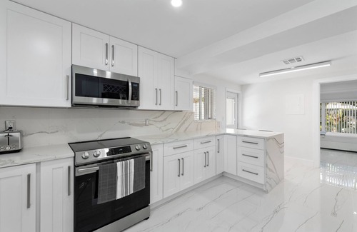 Lauderdale Isles Villa | 4BR Lauderdale Waterfront Oasis - 20 Mins to Miami - 10 mins to FLL beaches