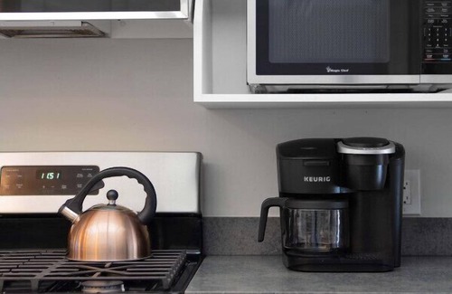 Fletcher Hills House | 4BR Pool and Fast WiFi Fifteen Min to SD