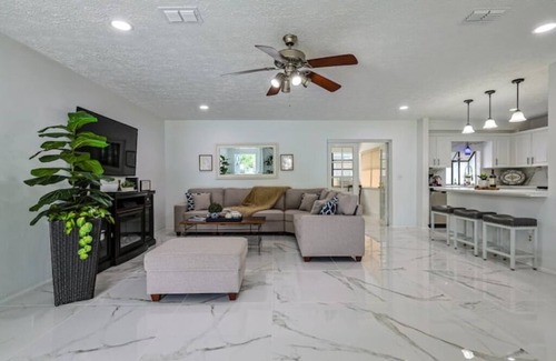 Ocala House | 4Br Pool Home Centrally Located in sunny SW Ocala all situated on half acre!