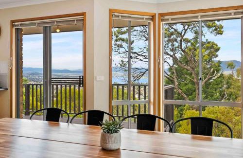 West Moonah House | 4BR Retreat with Stunning Derwent River Panorama