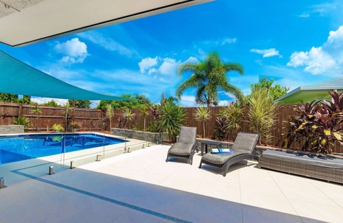 Smithfield House | 4BR Smithfield Serenity; Pool, Pool Table & Dog Friendly