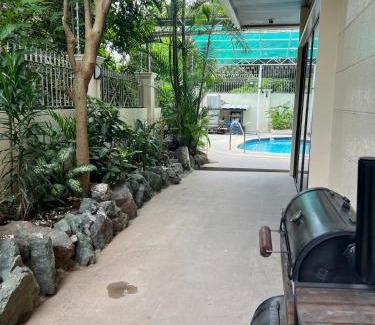 Antipolo Apartment | 4BR Tipolo rest house with Pool Sauna billiards hockey
