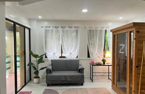 Antipolo Apartment | 4BR Tipolo rest house with Pool Sauna billiards hockey