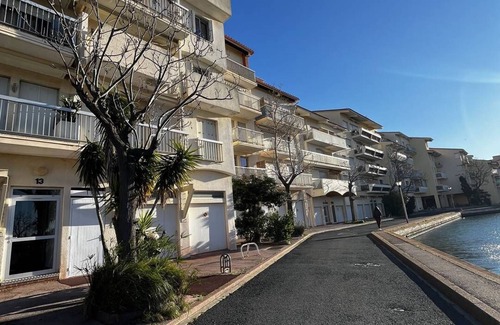 Le Port Apartment | 4QUAI3913 – T2 apartment with parking, TV, just a short walk from the beach.