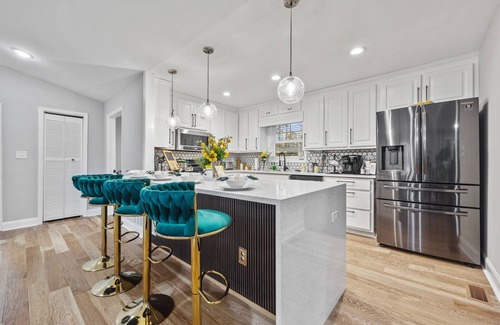 Decatur House | 4Seasons Retreat | Pet-Friendly Atlanta Getaway w/Game Room & Themed Suites