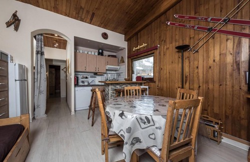 Les Almes Apartment | 4th floor, balcony, tv, ski locker, 40m², Tignes