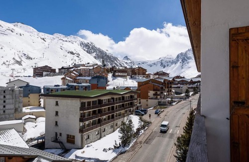 Les Almes Apartment | 4th floor, balcony, tv, ski locker, 40m², Tignes