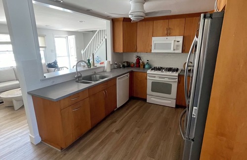 North Beach Haven House | 4th in from Beach- multiple week discounts