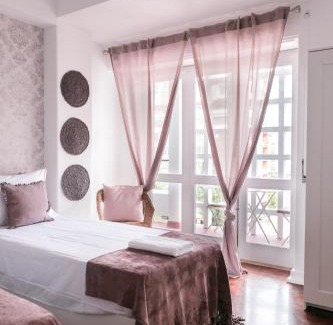 Avenida de Roma House | 4U Lisbon Suites & Guesthouse VII Airport